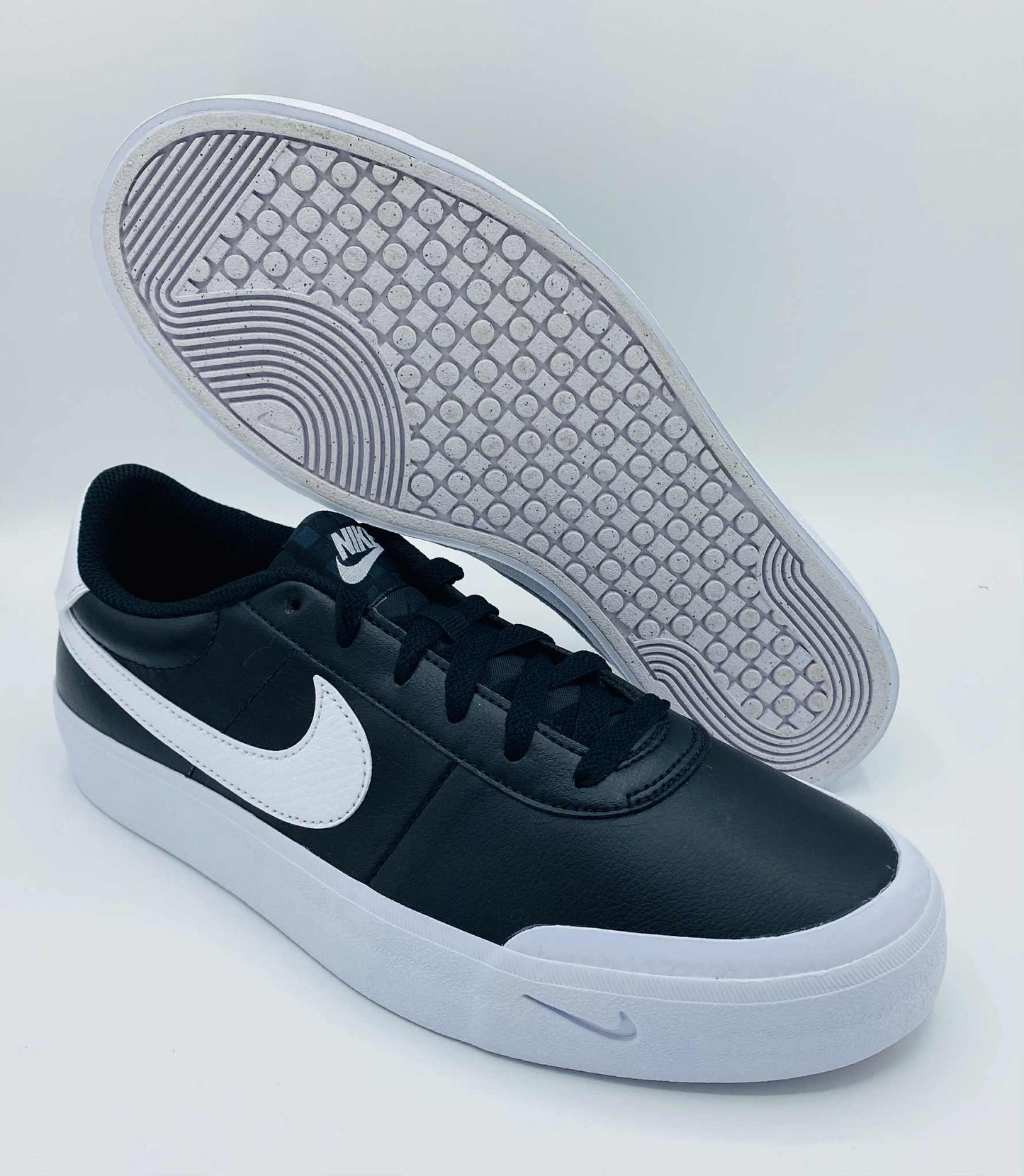 Nike Court Shot
